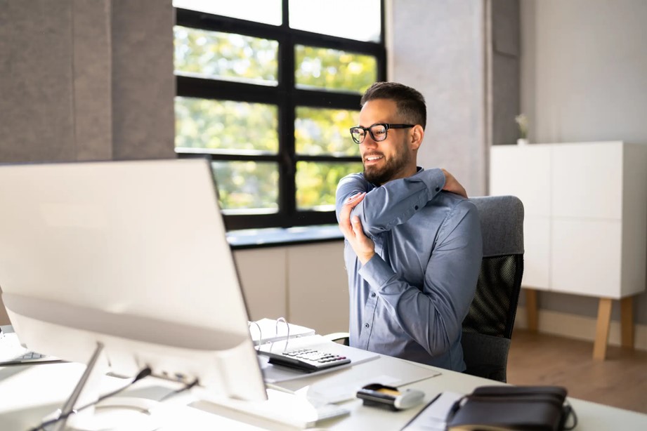 How to Maintain Good Posture and Comfort at Your Desk